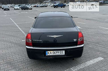 Седан Chrysler 300C 2007 в Бучі