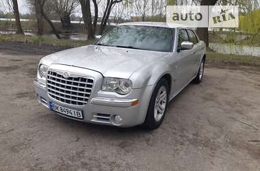 Седан Chrysler 300C 2005 в Млинове