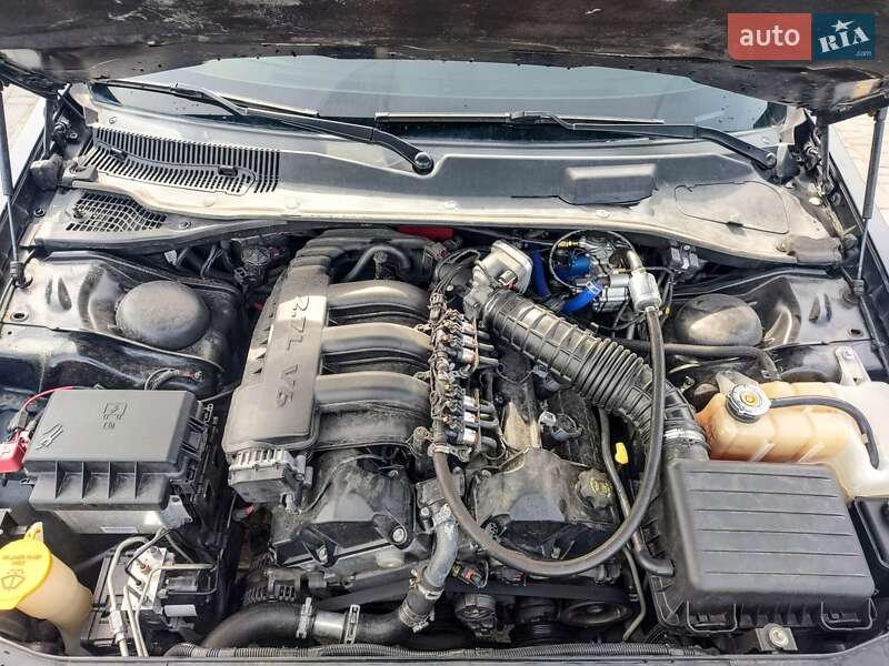 Седан Chrysler 300C 2006 в Білій Церкві