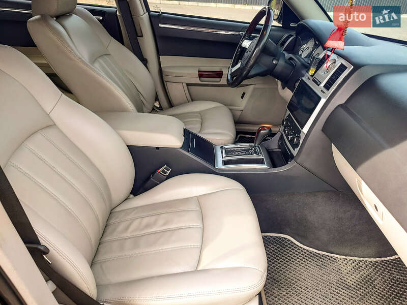 Седан Chrysler 300C 2006 в Білій Церкві
