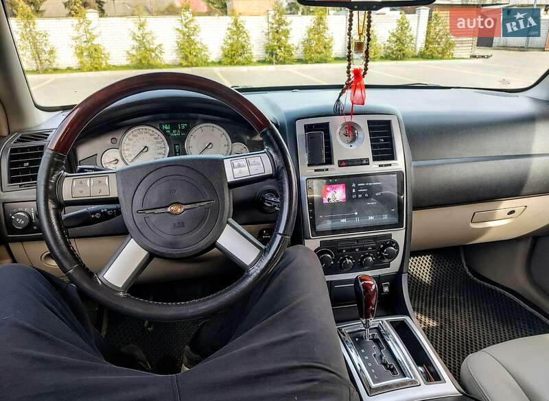 Седан Chrysler 300C 2006 в Білій Церкві