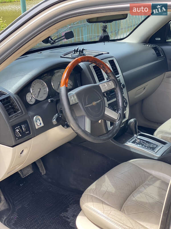 Седан Chrysler 300C 2005 в Хмельницком