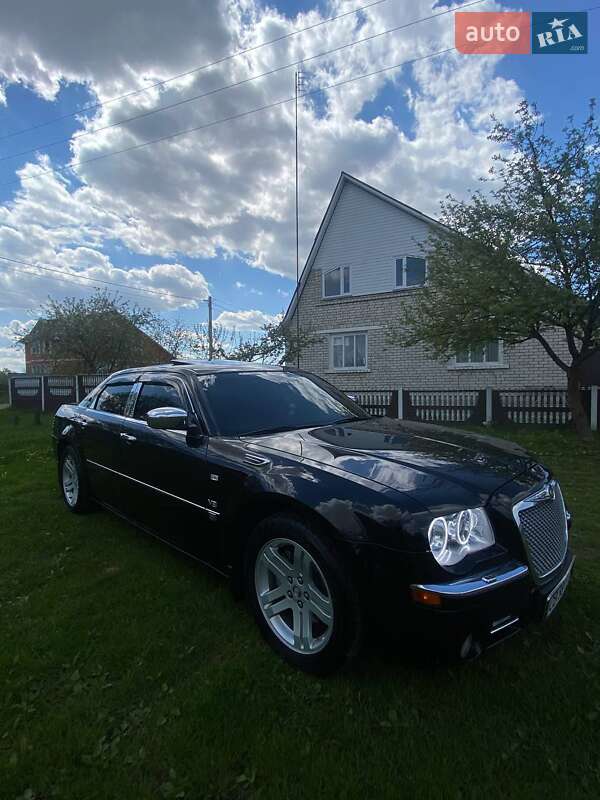 Седан Chrysler 300C 2005 в 