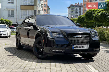 Седан Chrysler 300C 2017 в 