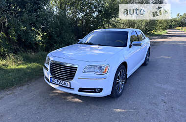 Седан Chrysler 300C 2012 в Львові