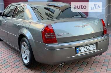 Седан Chrysler 300C 2006 в Ивано-Франковске