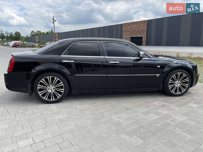 Седан Chrysler 300C 2006 в Хмельницком
