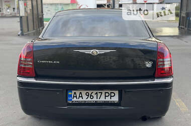 Седан Chrysler 300C 2006 в Дніпрі