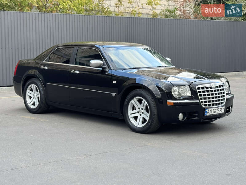 Седан Chrysler 300C 2006 в Днепре