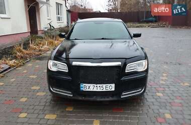 Седан Chrysler 300C 2013 в Виннице