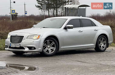 Седан Chrysler 300C 2012 в Львові