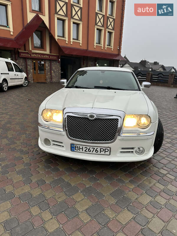 Лимузин Chrysler 300C 2005 в Тернополе