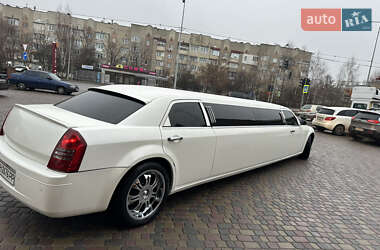 Лимузин Chrysler 300C 2005 в Тернополе