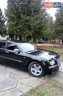 Седан Chrysler 300C 2008 в Дубні