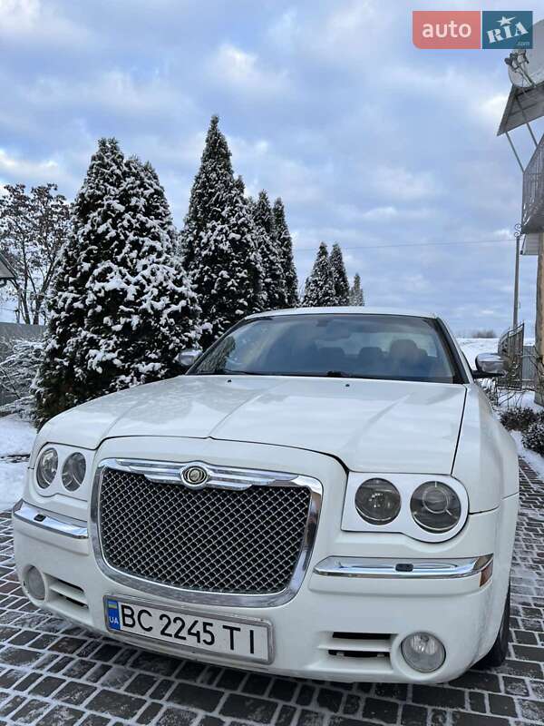 Седан Chrysler 300C 2004 в Яворові