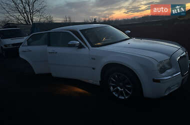 Хэтчбек Chrysler 300C 2005 в 