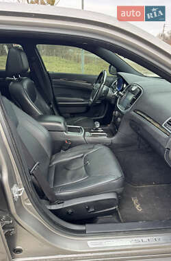 Седан Chrysler 300C 2014 в 