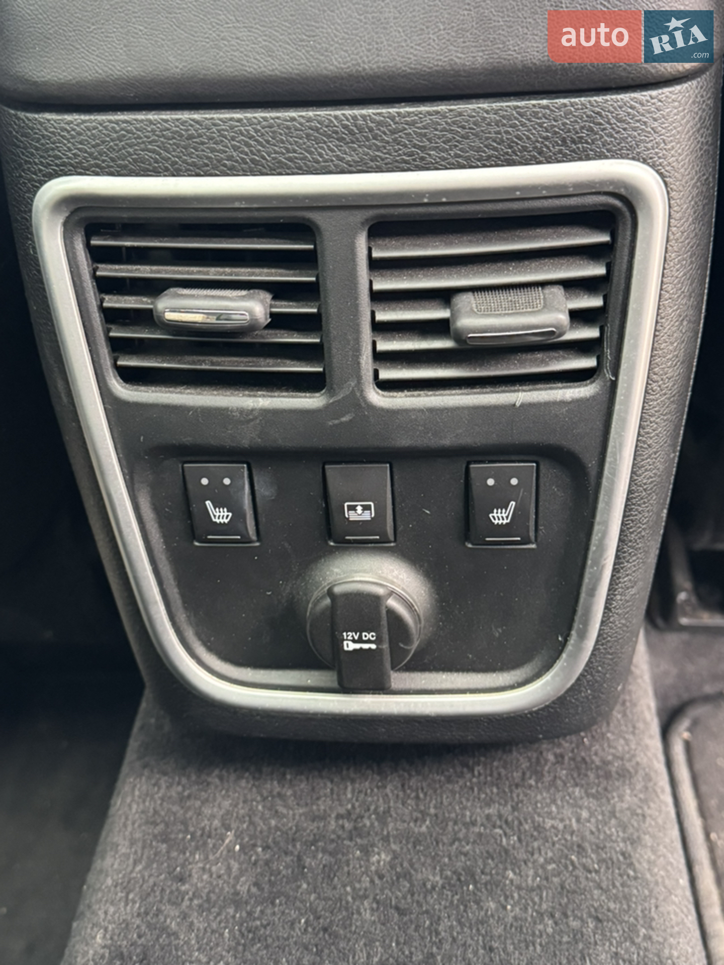 2014 Chrysler 300C - мініатюра 18