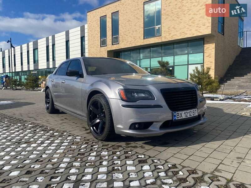Седан Chrysler 300C 2012 в Хмельницком