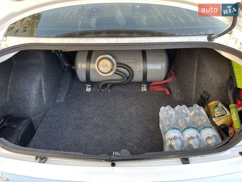 Седан Chrysler 300C 2006 в Киеве