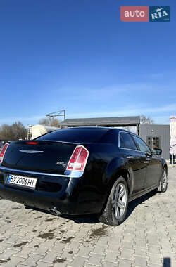 Седан Chrysler 300C 2011 в 