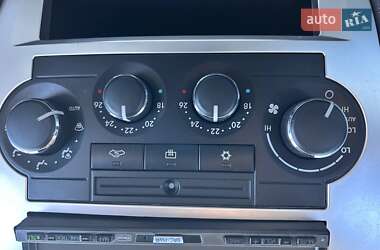 Седан Chrysler 300C 2006 в 