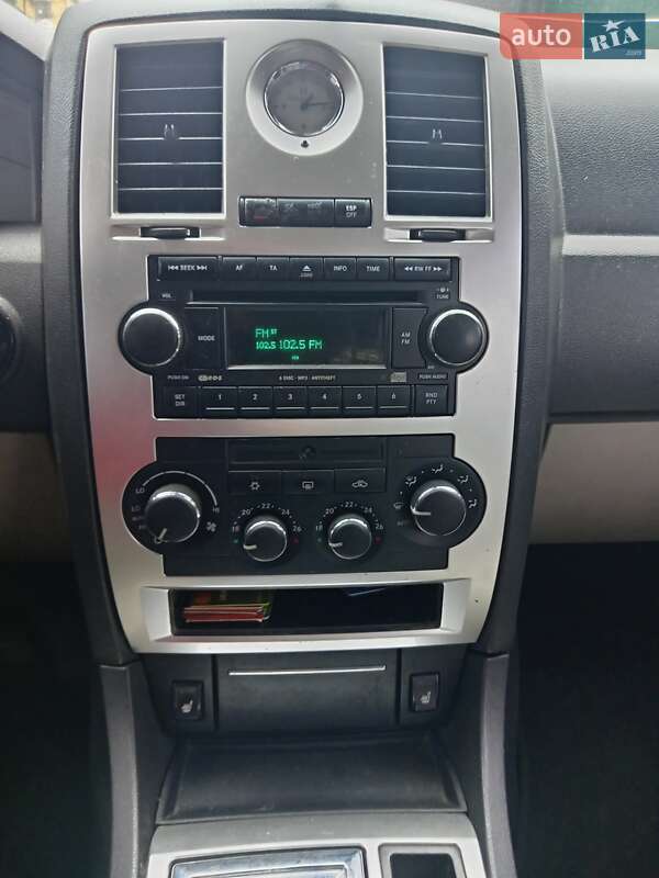 Седан Chrysler 300C 2006 в Ірпені