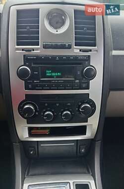 Седан Chrysler 300C 2006 в 