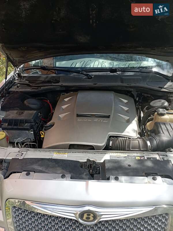 Седан Chrysler 300C 2005 в Виноградове