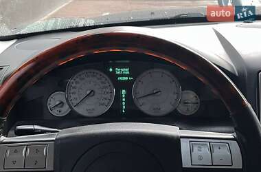 Седан Chrysler 300C 2005 в 