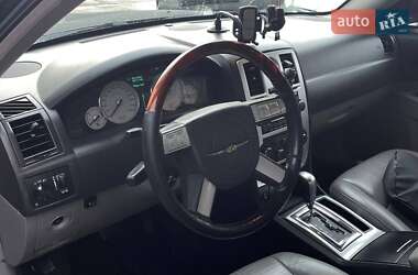 Седан Chrysler 300C 2005 в 