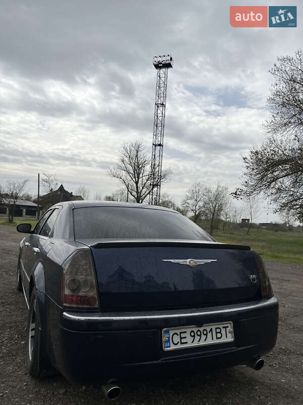 Седан Chrysler 300C 2005 в Черновцах