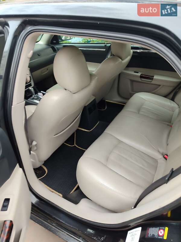 Седан Chrysler 300C 2005 в Чернигове