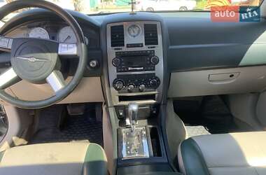 Седан Chrysler 300C 2006 в 