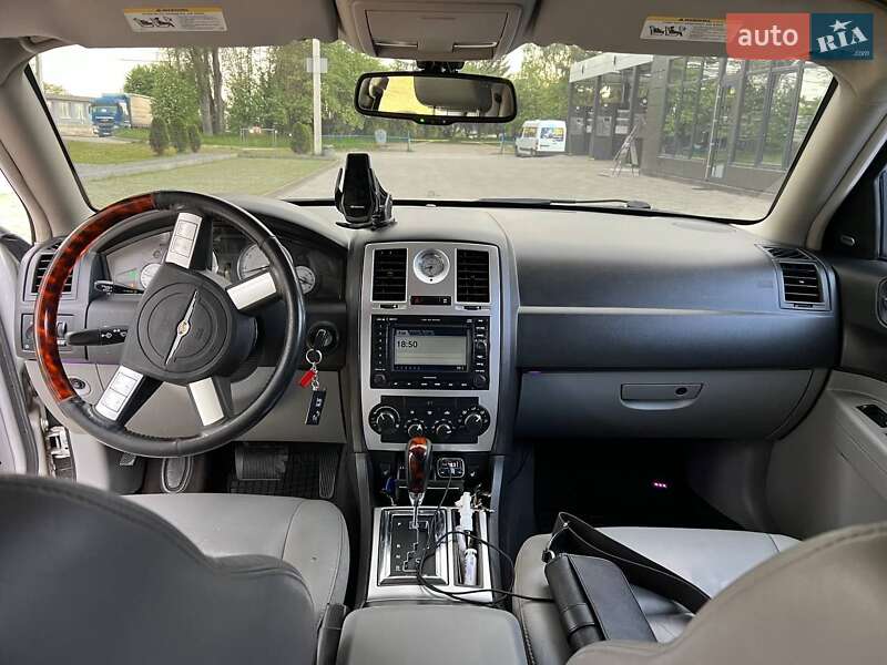 Седан Chrysler 300C 2006 в Тернополі