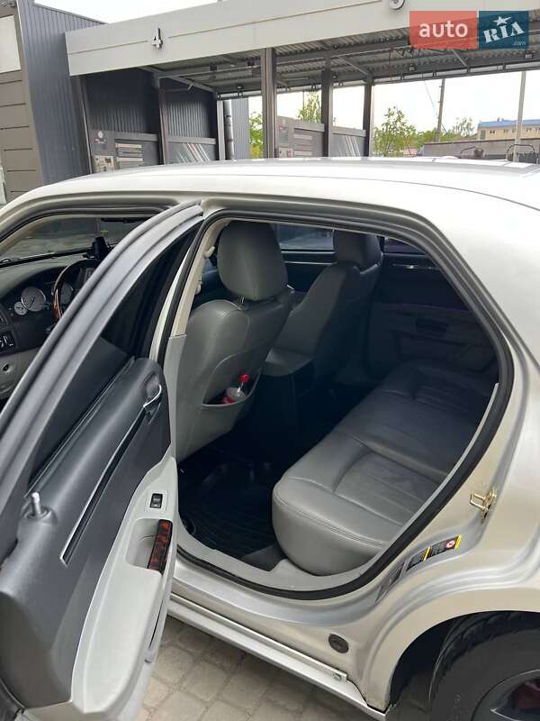 Седан Chrysler 300C 2006 в Тернополі