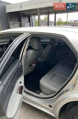 Седан Chrysler 300C 2006 в 