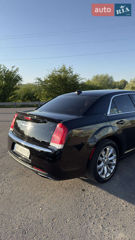 Седан Chrysler 300C 2016 в Ковеле