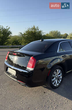 Седан Chrysler 300C 2016 в 