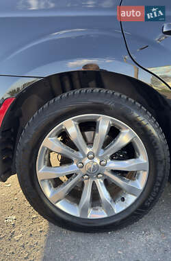 Седан Chrysler 300C 2016 в 