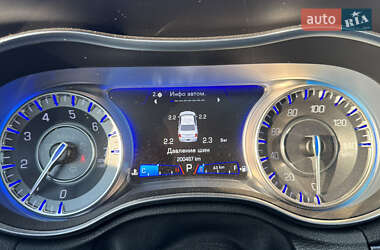 Седан Chrysler 300C 2016 в 