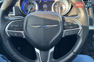 Седан Chrysler 300C 2016 в 
