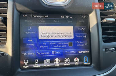 Седан Chrysler 300C 2016 в 