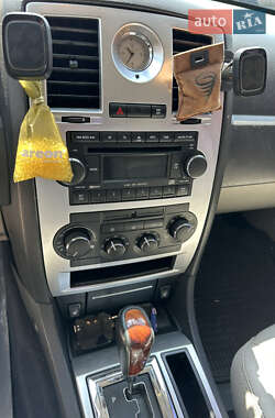 Седан Chrysler 300C 2006 в 