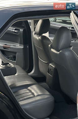 Седан Chrysler 300C 2005 в 