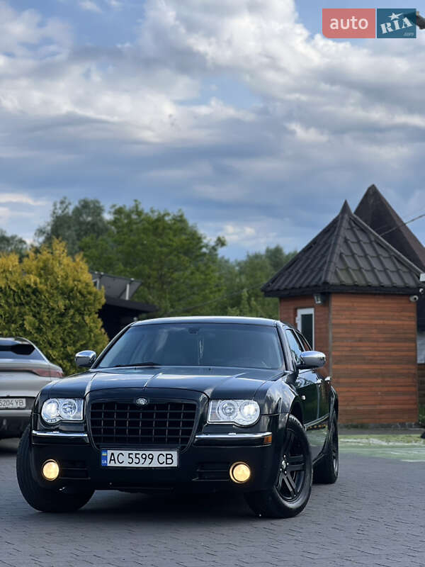 Седан Chrysler 300C 2005 в 
