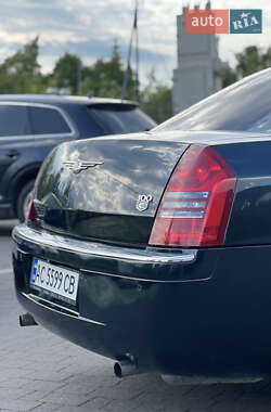 Седан Chrysler 300C 2005 в 