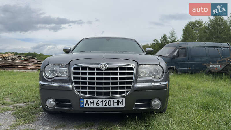 Седан Chrysler 300C 2006 в Звягеле