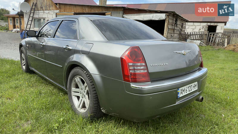 Седан Chrysler 300C 2006 в Звягеле