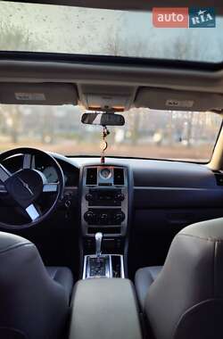 Седан Chrysler 300C 2005 в 
